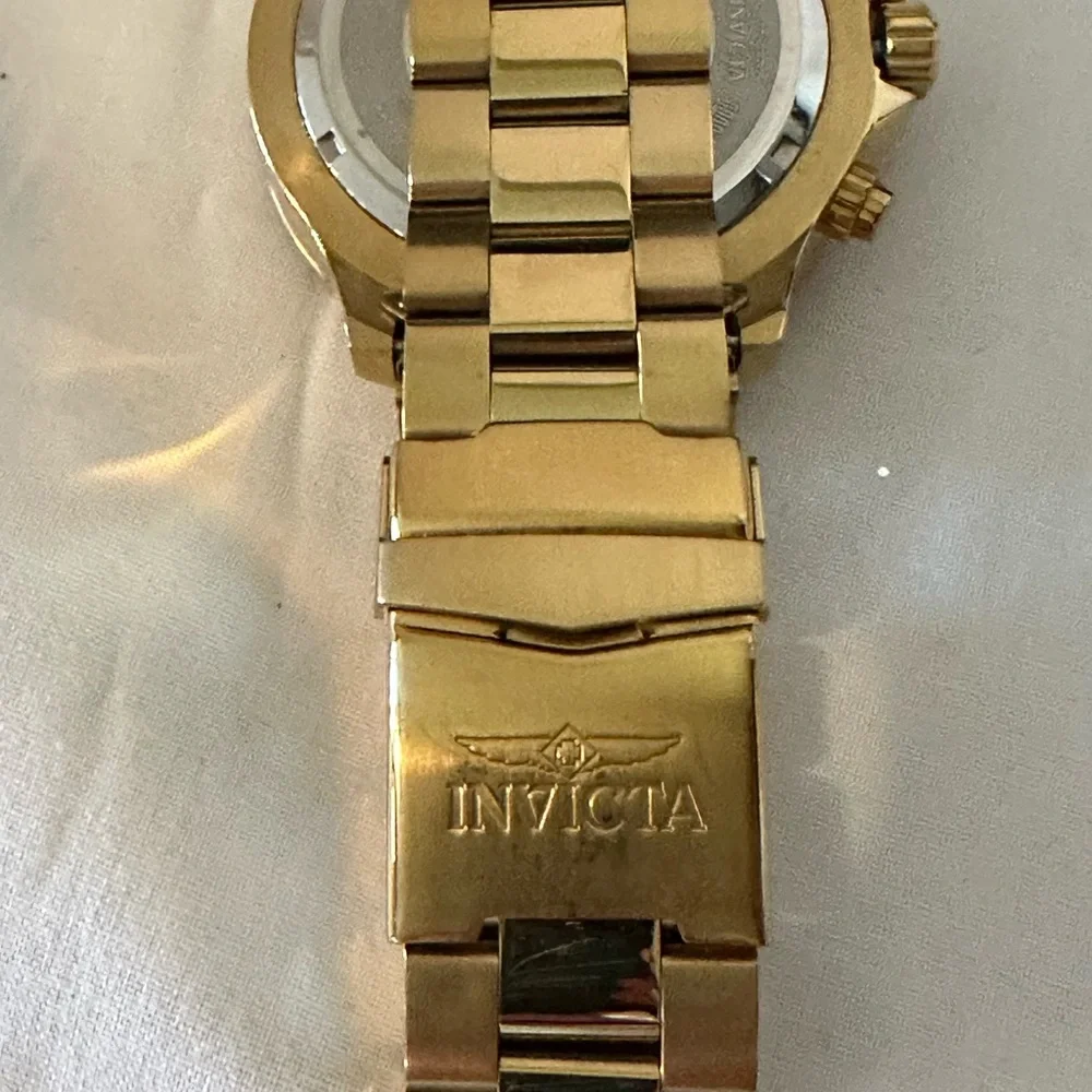 Invicta Limited Edition Mickey Mouse watch - Picture 8 of 11